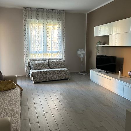 Appartamento Veronica, Per Lavoro E Relax Corsico Exteriér fotografie